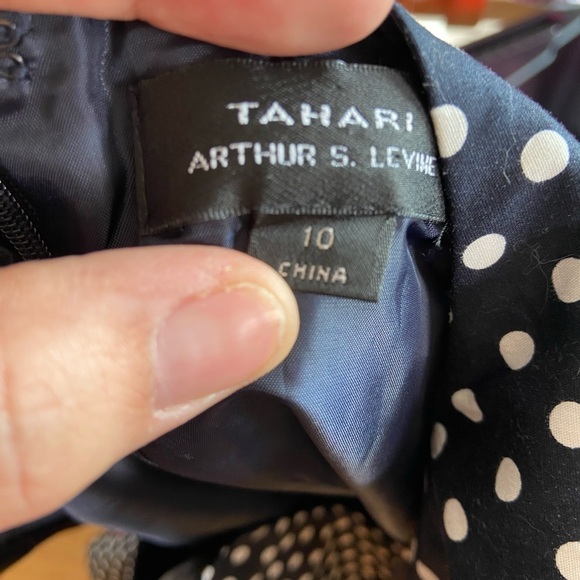 T Tahari Elegant Black and White Polka Dot Dress size 10 - Picture 5 of 6